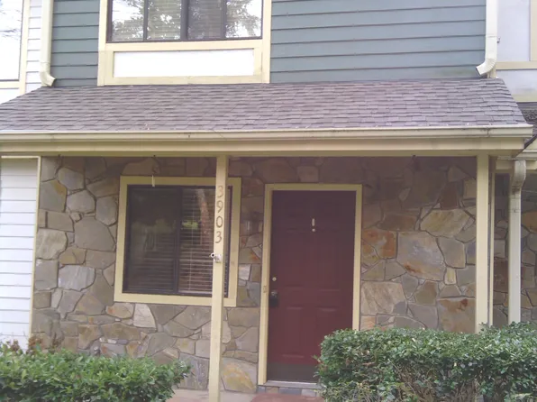 3903 N Course Dr, Charlotte, NC 28277