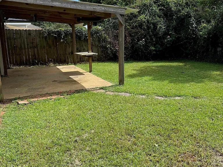 406 Belle Chase Ct S — Photo 12