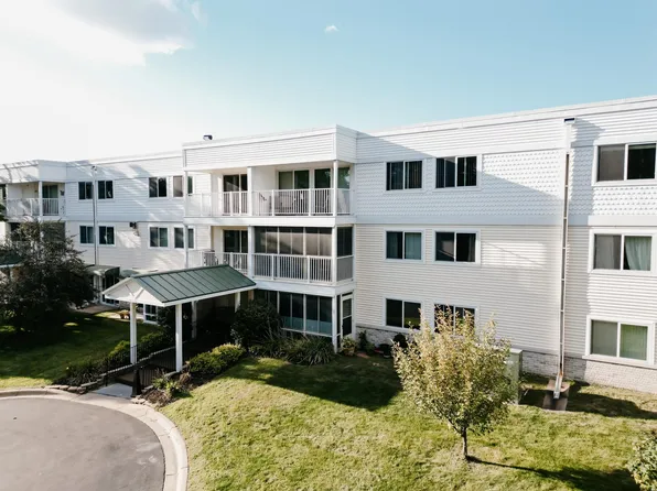 132 Demont Ave E APT 232, Little Canada, MN 55117