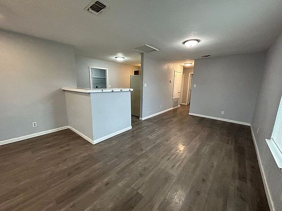 4th image of 206 Edna Ave #1