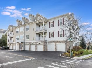 3 Bedrock Ct APT B2, Little Falls, NJ 07424