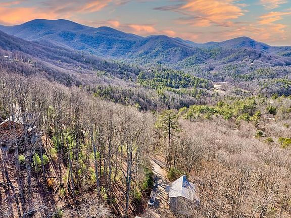 3rd image of 708 Wilson Mountain Rd