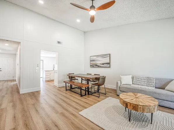 4985 E Butler Ave APT 124, Fresno, CA 93727