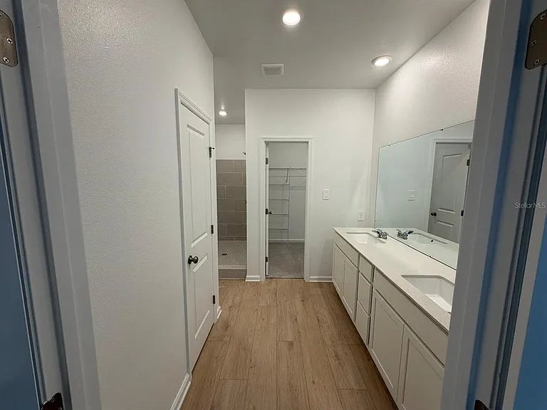Mercy Cir — Photo 19