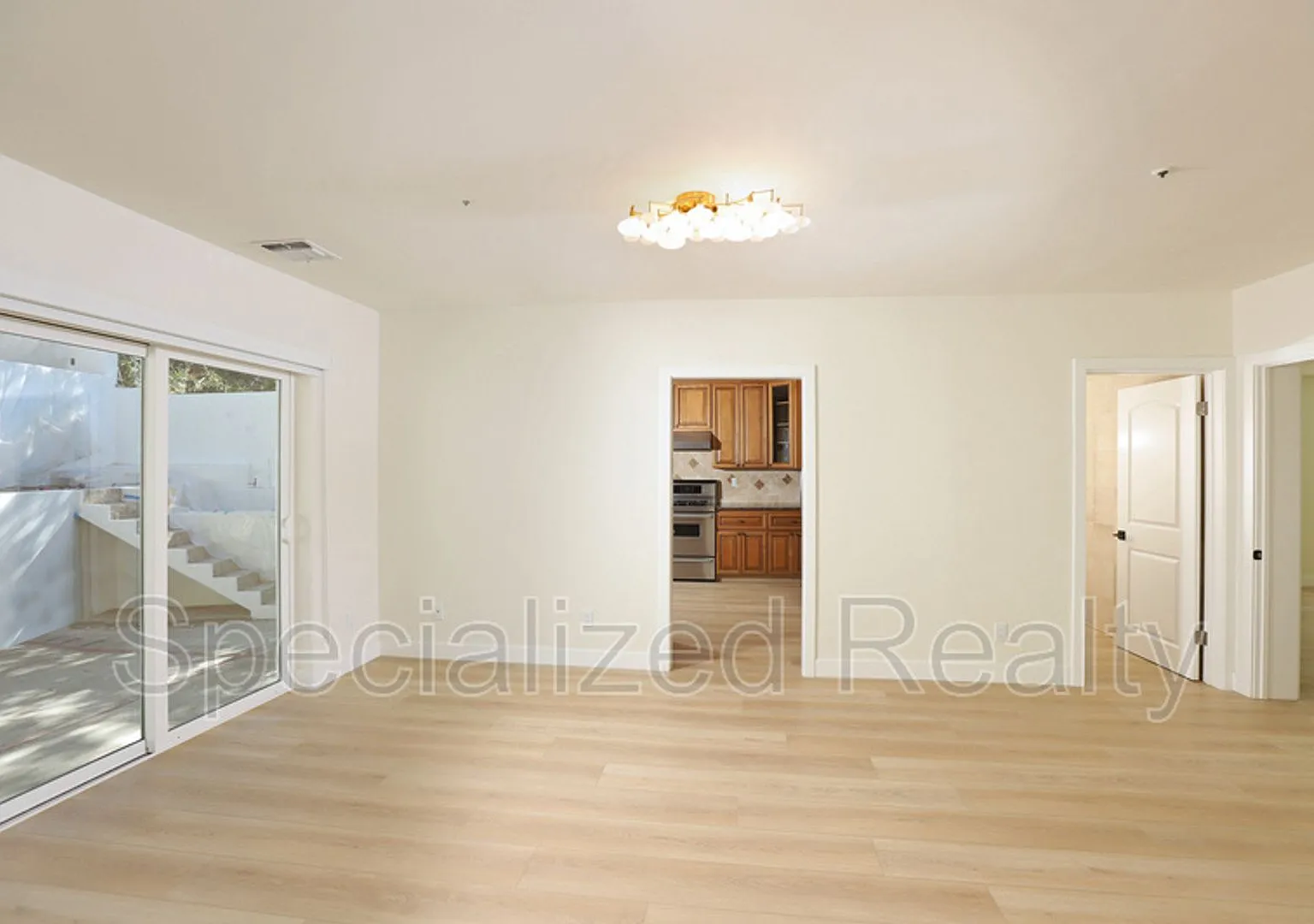 1827 Hill Drive — Photo 4