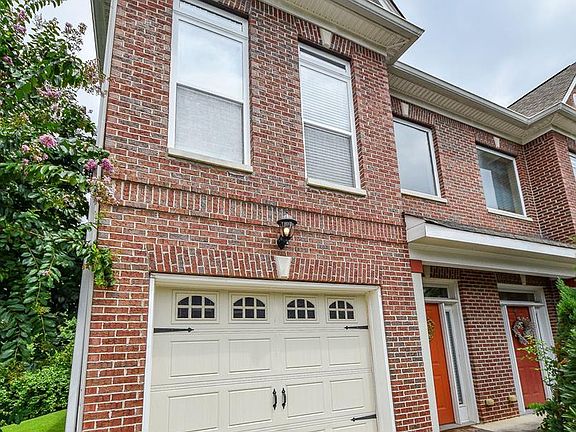 2nd image of 133 Emmyllie Ct NE