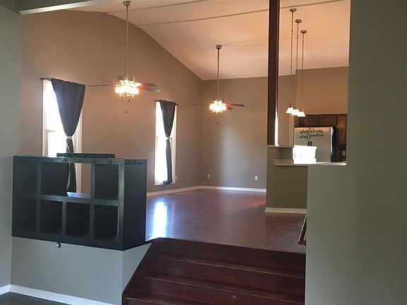 3rd image of 15009 Eureux Cir
