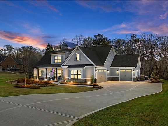 4th image of 2128 Stonegate Way
