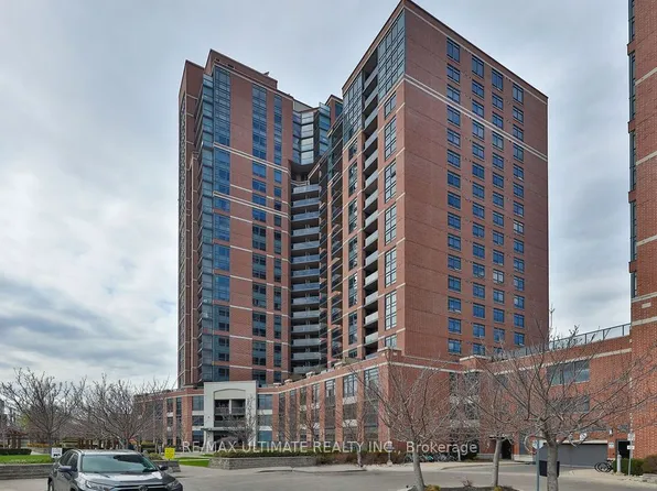 60 Heintzman St #2404, Toronto, ON M6P 5A1