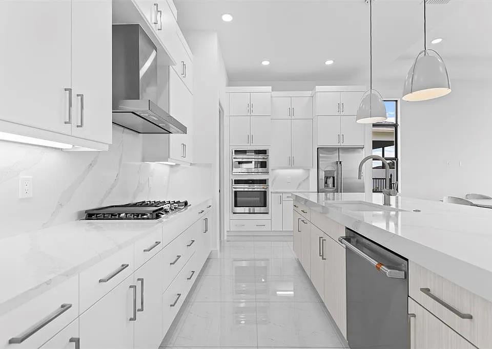 4931 Rivo Alto Cir