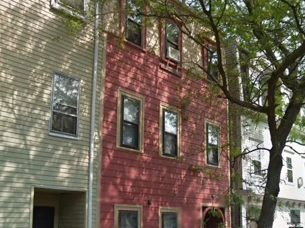 1-244 E St #1, Boston, MA 02127