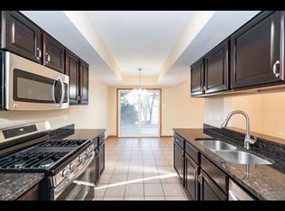 9340 Meadowview Dr, Orland Hills, IL 60487