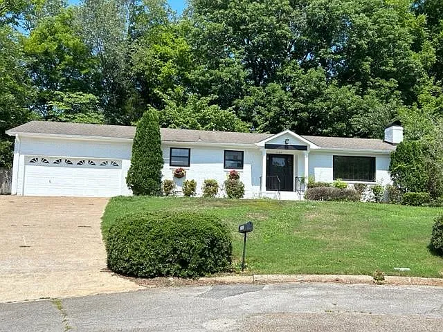 1507 Locust Cir SE