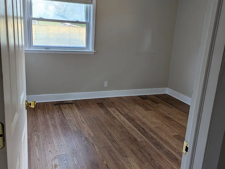 1701 Brentmoor Ln — Photo 11