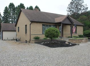 19690 Armada Ridge Rd, Armada, MI 48005