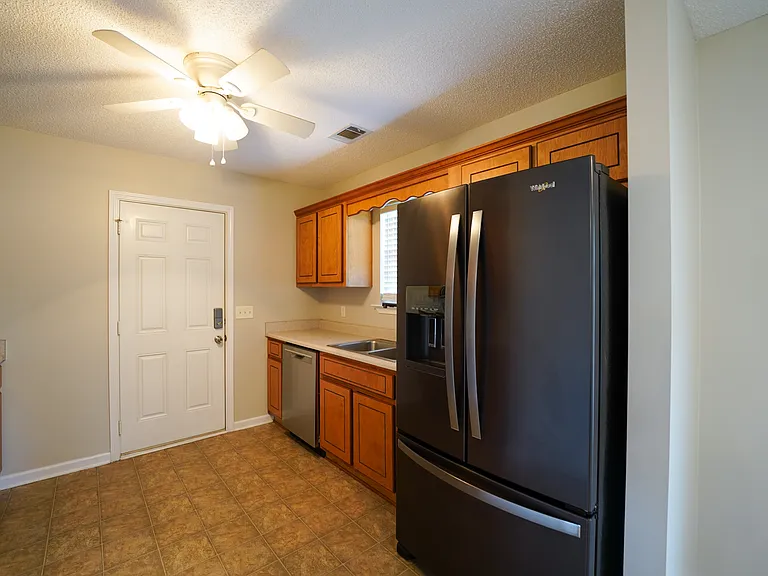134 Mustang Dr — Photo 10