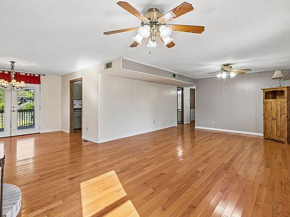 4th image of 2318 Huckaby Rd