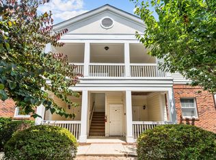 700 Copperline Dr #201, Chapel Hill, NC 27516