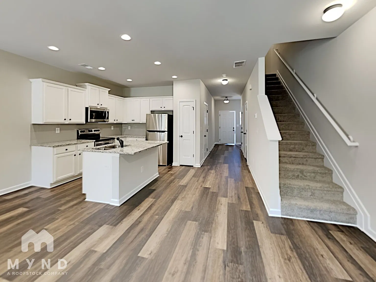 3 bed, 2.5 bath, 1483 sqft, $1,895 — Photo 2