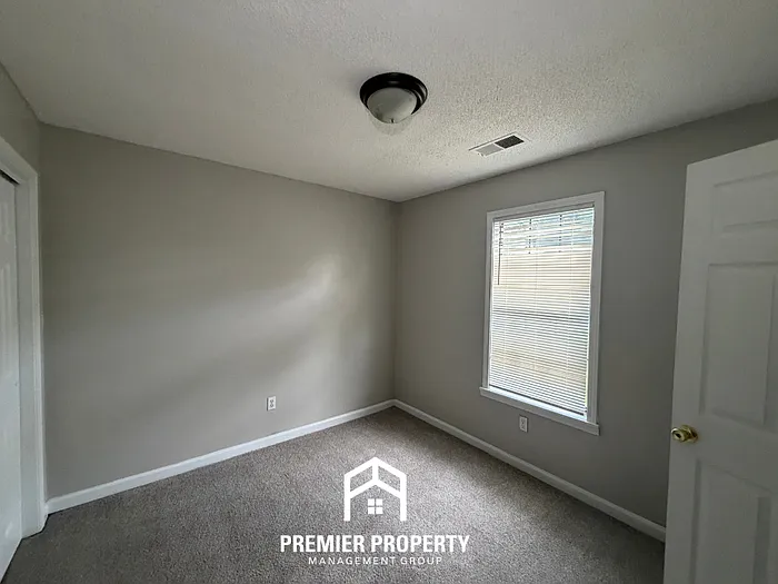 6934 Tobin Dr — Photo 12