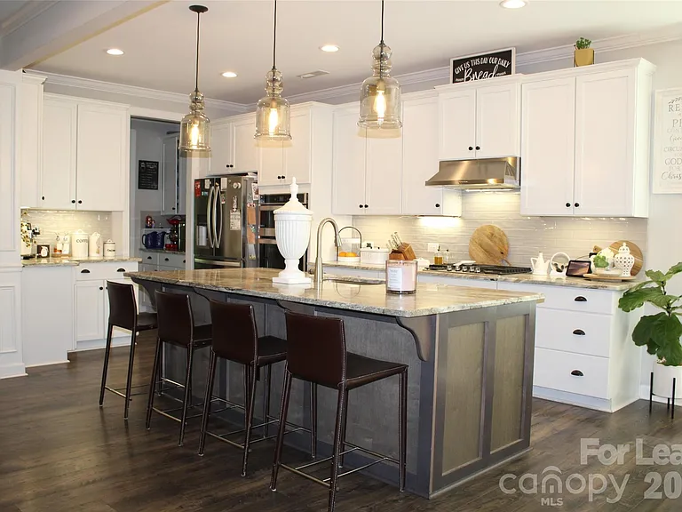 4181 Palm Dr — Photo 2