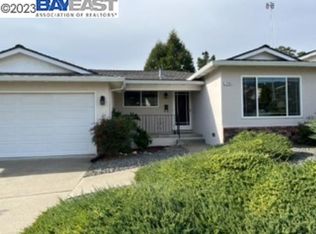 17745 Hillside Ct, Castro Valley, CA 94546