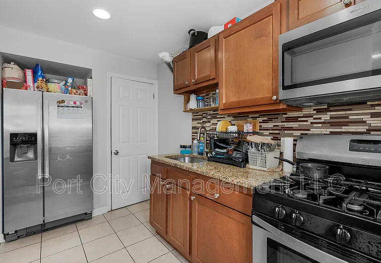 944 Dalton Ave — Photo 8