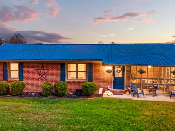 48 Meadow Dr, Stanton, KY 40380