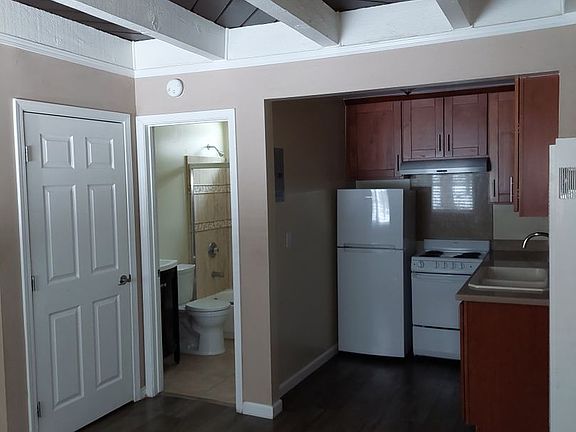 2nd image of 1133 Bonanza Ave #7