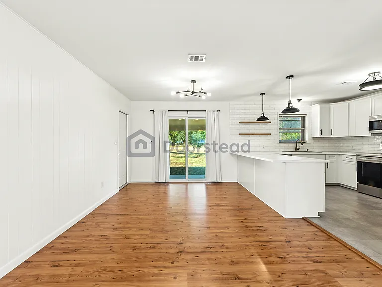 445 Granada Dr — Photo 14