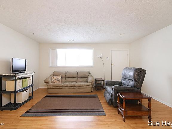 4th image of 8392 Jasonville Ct SE #49