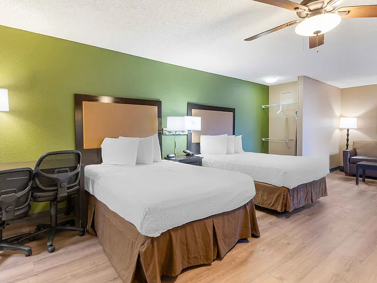 Deluxe Studio - 2 Full Beds