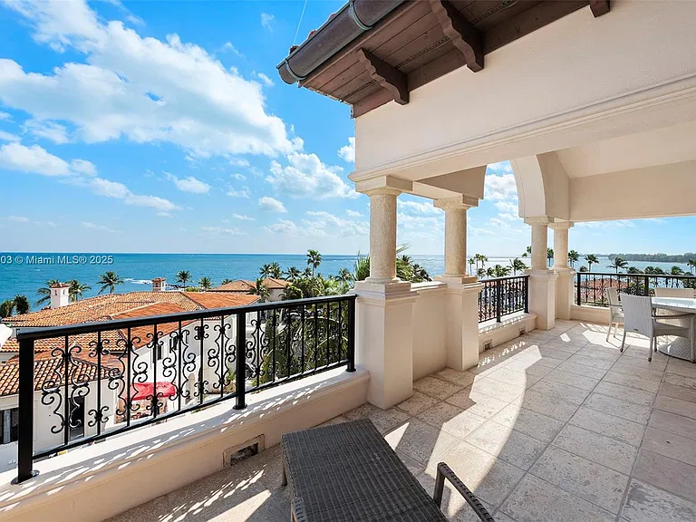 19253 Fisher Island Dr #19253 — Photo 2