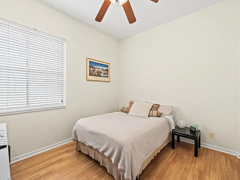 828 Vanda Ter — Photo 20