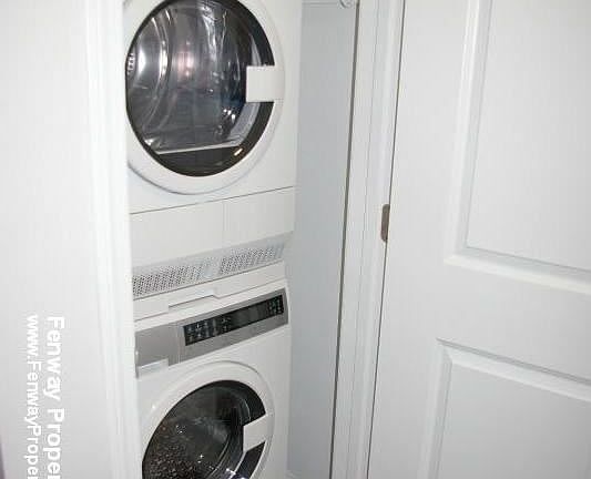 CLEARWAY ST. (MODEL UNIT) c