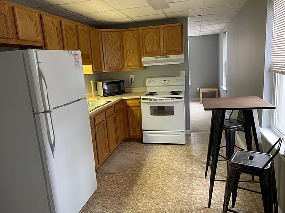 4th image of 300 Jefferson Ave #1