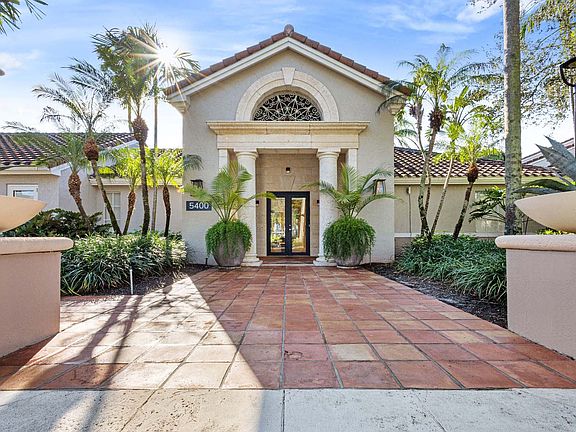 Welcome to Windsor Coconut Creek.