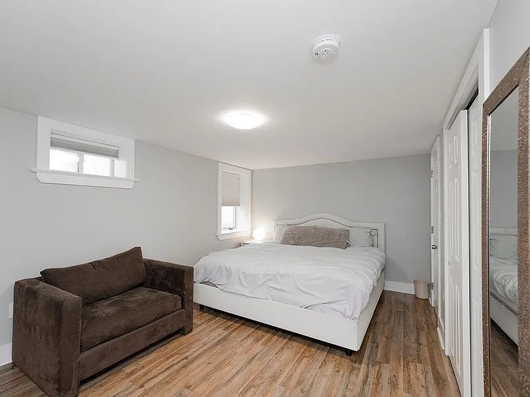 8 Elizabeth St #1 — Photo 6