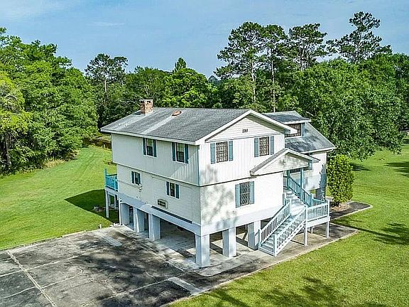 3rd image of 296 Coushatta Ln