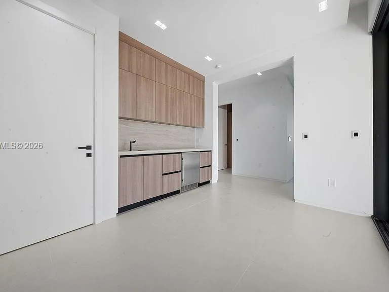 3318 NE 16th Pl — Photo 69