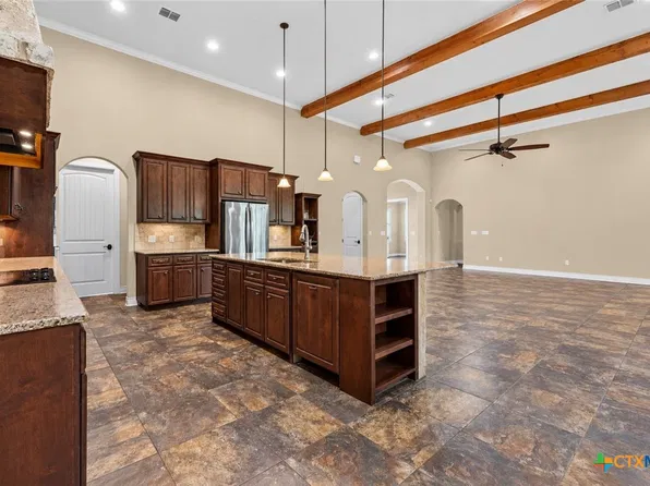 611 Shady Holw, New Braunfels, TX 78132