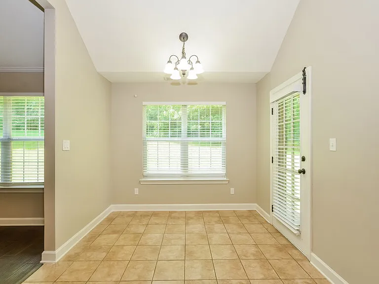 5714 Kingsman Dr — Photo 6