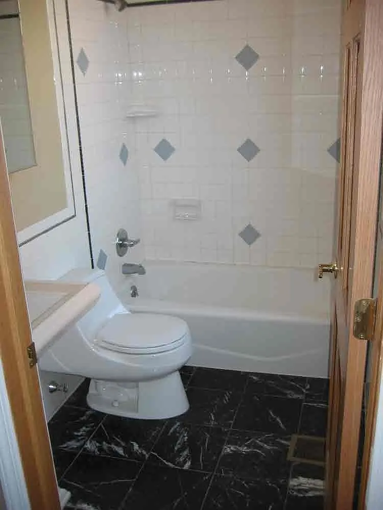 3 bed, 2.5 bath, 1233 sqft, $1,650 — Photo 3