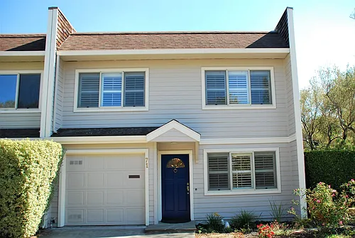 71 Prince Royal Dr Photo 1