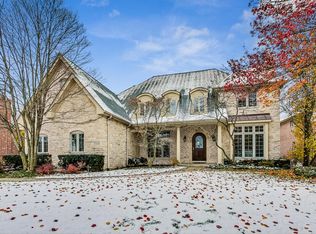 4 Andrew Ct, Burr Ridge, IL 60527