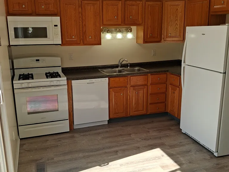 7600 Whitcomb St #A — Photo 3