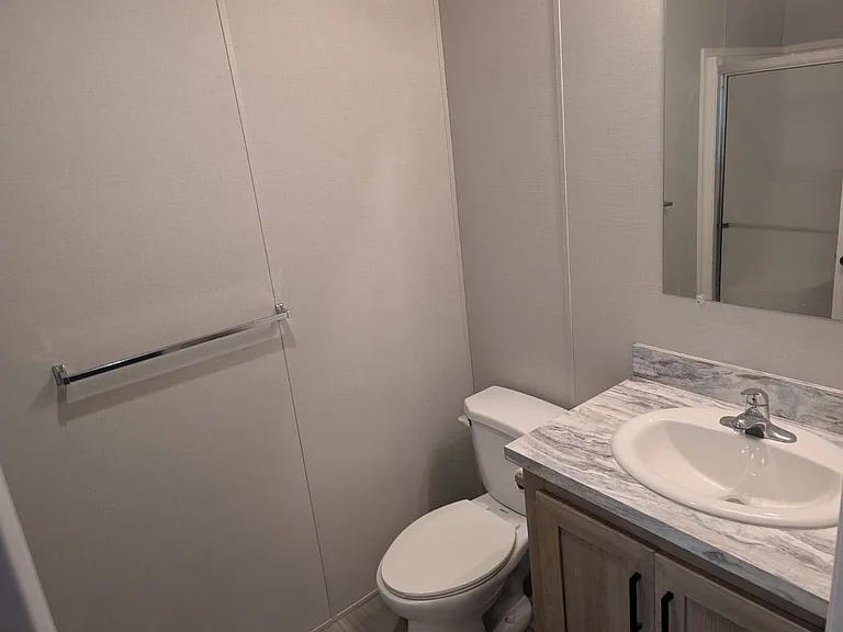 Avon Lakes Estates — Photo 25