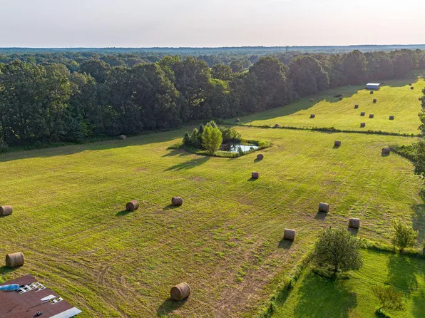 412 New Harmony Rd, Benton, KY 42025