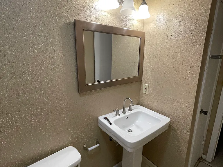 5956 S Oak Dr — Photo 5