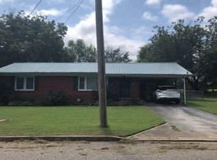 941 W Jefferson St, Bolivar, TN 38008